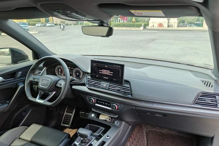Used Audi Q5L 2023 40T Luxury Dynamic Model Interior 2