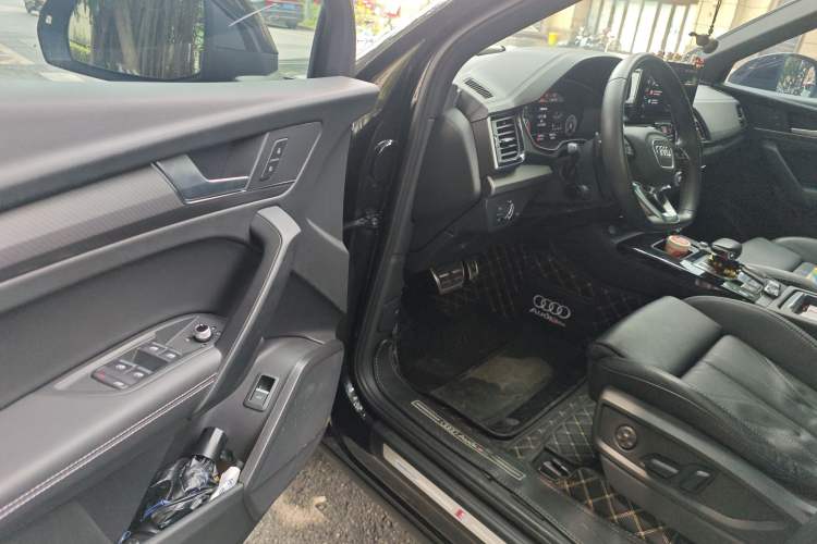 Used Audi Q5L 2023 40T Luxury Dynamic Model Interior 3