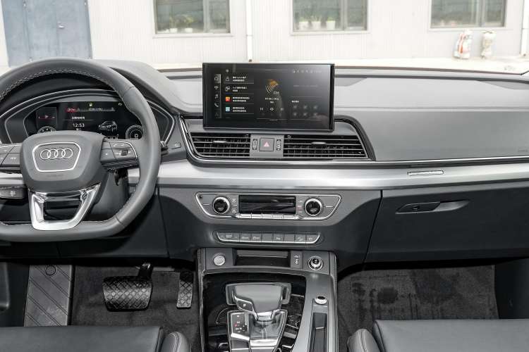 Used Audi Q5L 2023 40T Fashionable and Dynamic Edition Interior 3