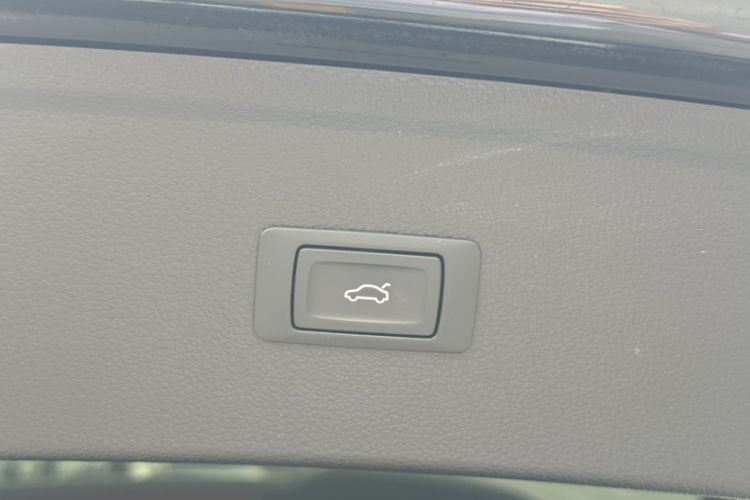 Used Audi Q5L 2023 40T Fashionable and Dynamic Edition Interior 3