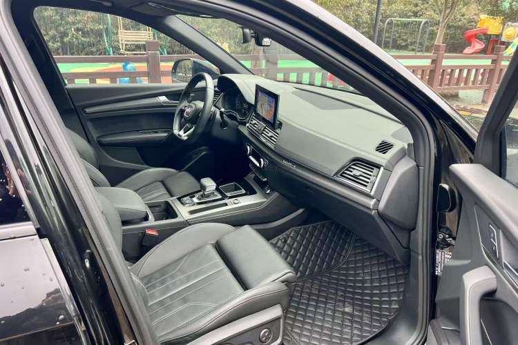 Used Audi Q5L 2023 40T Luxury Dynamic Model Interior 3