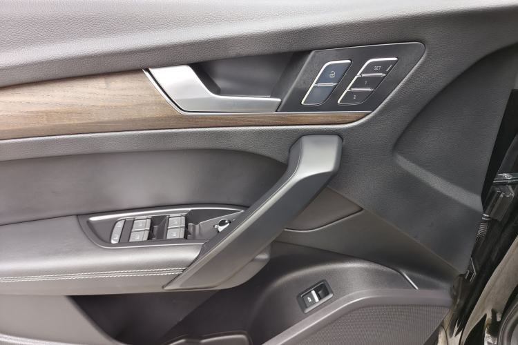 Used Audi Q5L 2023 40T Luxury Elegant Model Interior 3
