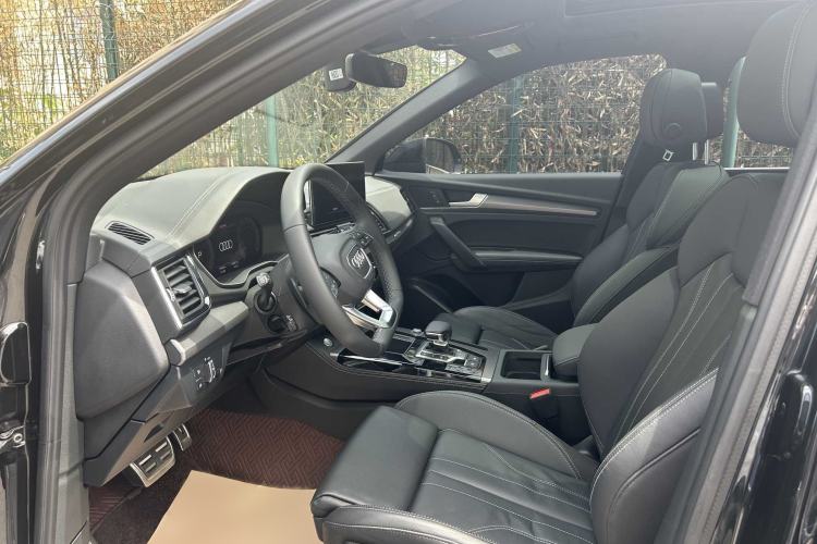 Used Audi Q5L 2023 40T Luxury Dynamic Model Interior 3