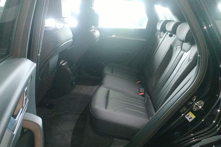 Used Audi Q5L 2023 40T Luxury Dynamic Model Interior 4