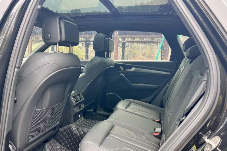 Used Audi Q5L 2023 40T Luxury Dynamic Model Interior 4