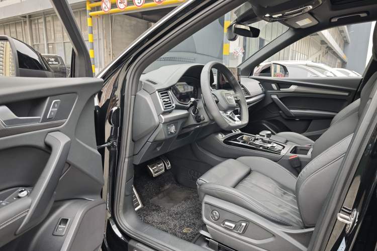 Used Audi Q5L 2023 40T Luxury Dynamic Model Interior 5