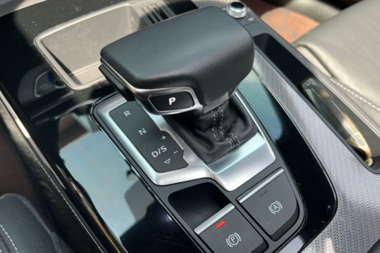 Used Audi Q5L 2023 40T Luxury Dynamic Model Interior 6