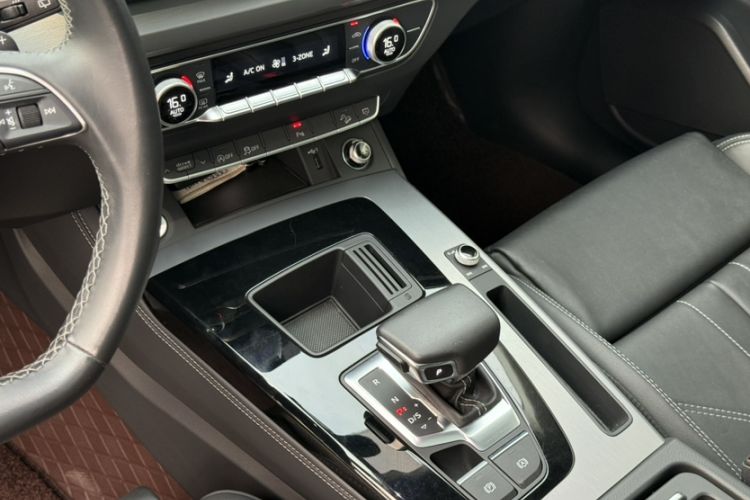 Used Audi Q5L 2023 40T Fashionable and Dynamic Edition Interior 6