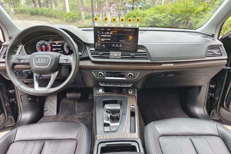 Used Audi Q5L 2023 40T Luxury Elegant Model Interior 6