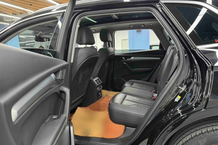 Used Audi Q5L 2023 40T Fashionable and Dynamic Edition Interior 7