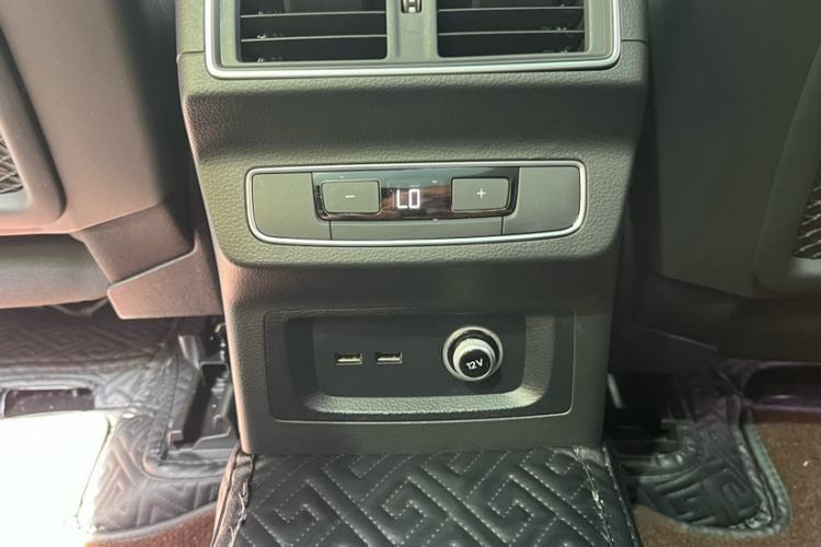 Used Audi Q5L 2023 40T Luxury Dynamic Model Interior 8