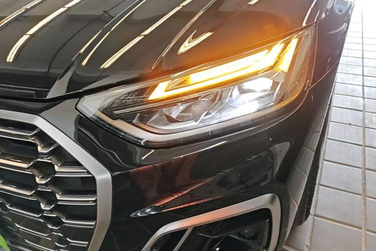 Used Audi Q5L 2023 40T Fashionable and Dynamic Edition Left Front Headlight