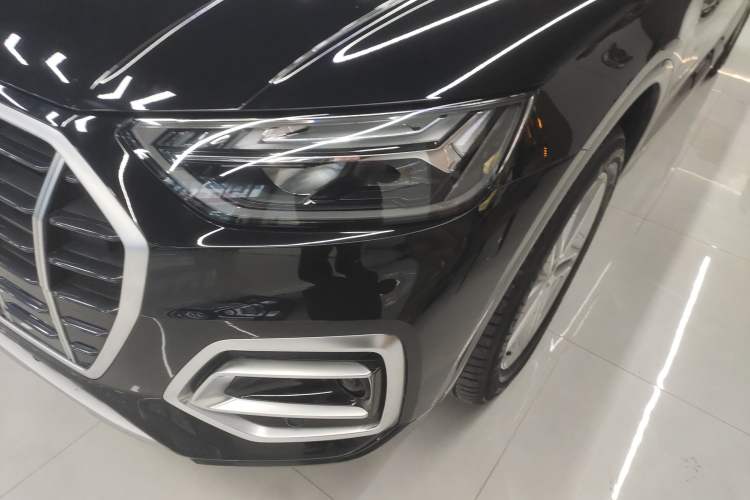 Used Audi Q5L 2023 40T Fashionable and Elegant Version Left Front Headlight