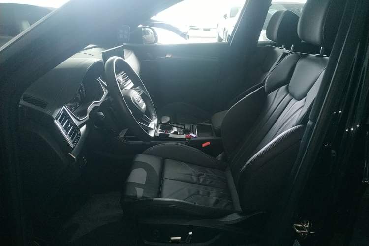 Used Audi Q5L 2023 40T Luxury Dynamic Model Left Front Seat