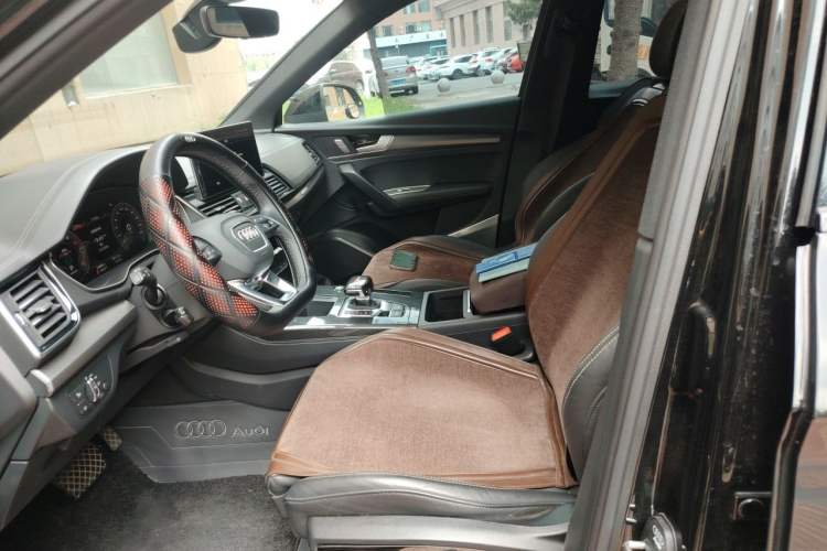 Used Audi Q5L 2023 40T Luxury Dynamic Model Left Front Seat