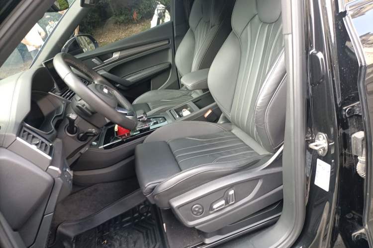 Used Audi Q5L 2023 40T Luxury Dynamic Model Left Front Seat