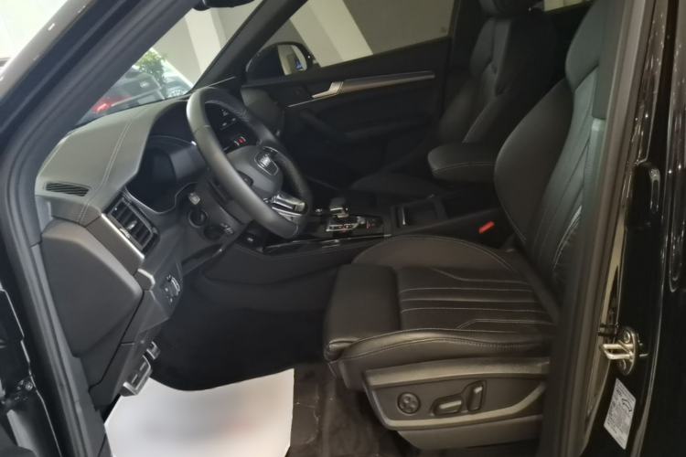 Used Audi Q5L 2023 40T Luxury Dynamic Model Left Front Seat