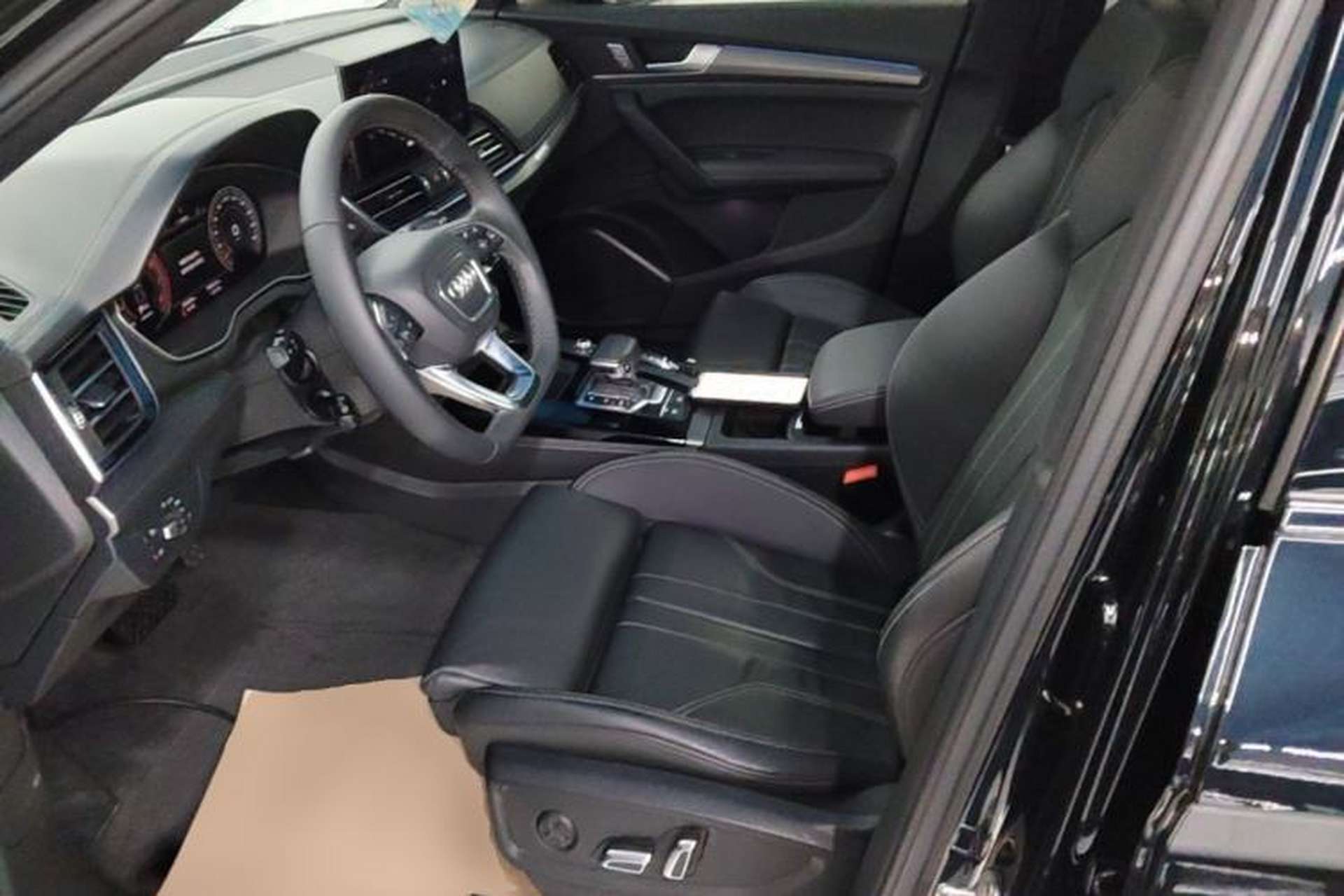Used Audi Q5L 2023 40T Luxury Dynamic Model Left Front Seat