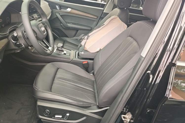 Used Audi Q5L 2023 40T Luxury Elegant Model Left Front Seat
