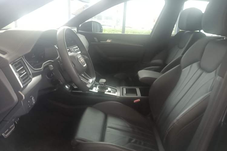 Used Audi Q5L 2023 40T Luxury Dynamic Model Left Front Seat
