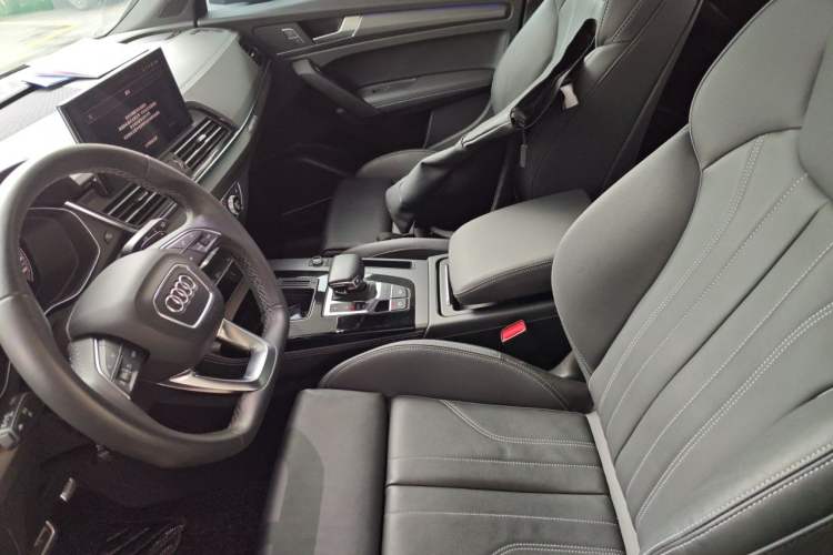 Used Audi Q5L 2023 40T Luxury Dynamic Model Left Front Seat