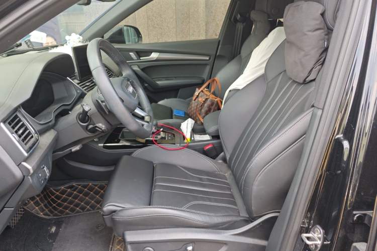 Used Audi Q5L 2023 40T Luxury Dynamic Model Left Front Seat