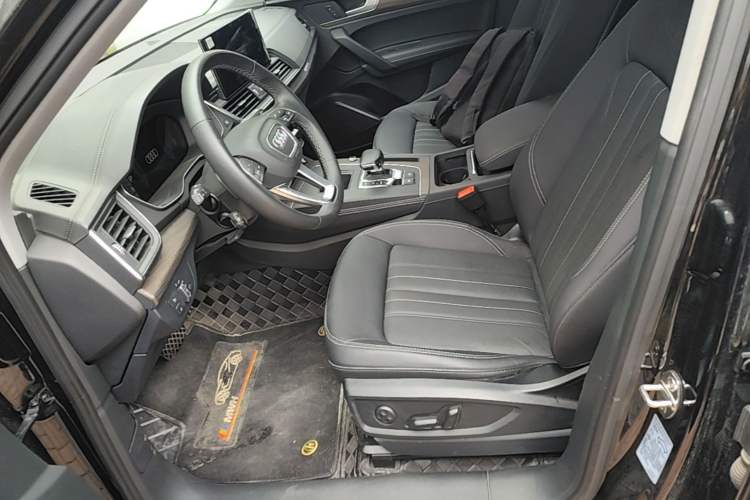 Used Audi Q5L 2023 40T Luxury Elegant Model Left Front Seat