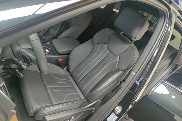 Used Audi Q5L 2023 40T Luxury Dynamic Model Left Front Seat