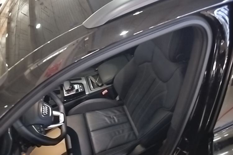 Used Audi Q5L 2023 40T Luxury Dynamic Model Left Front Seat