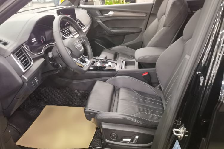 Used Audi Q5L 2023 40T Luxury Dynamic Model Left Front Seat
