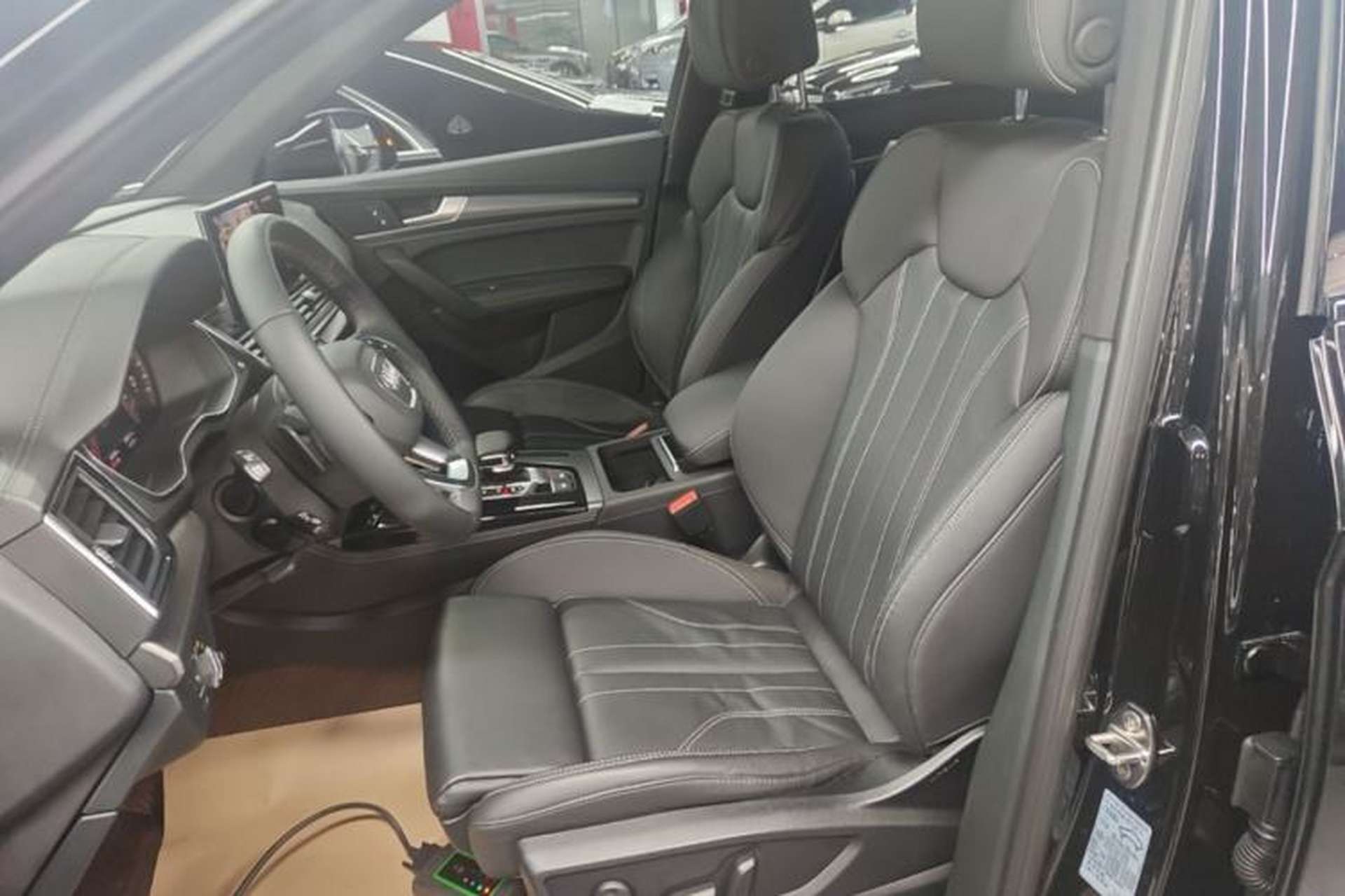 Used Audi Q5L 2023 40T Luxury Dynamic Model Left Front Seat
