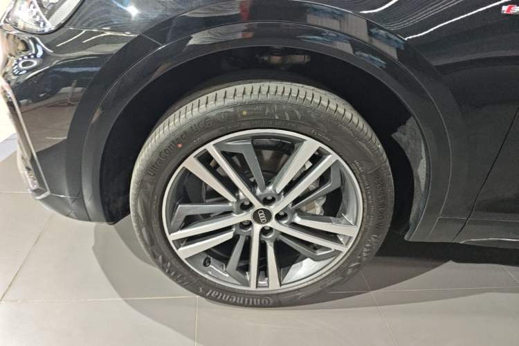 Used Audi Q5L 2023 40T Luxury Dynamic Model Left Front Wheel Hub