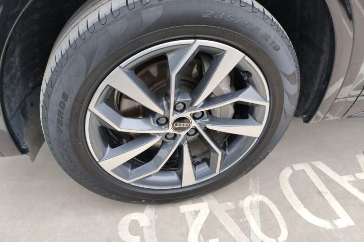 Used Audi Q5L 2023 40T Luxury Dynamic Model Left Front Wheel Hub