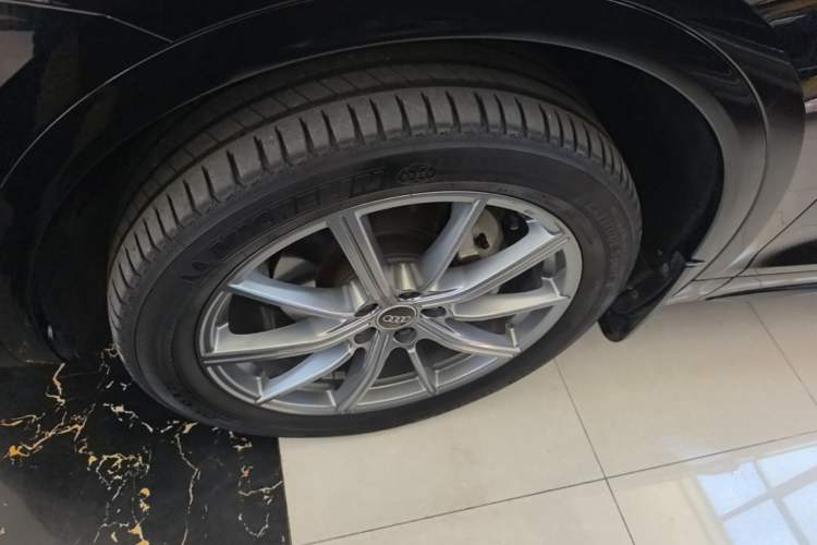 Used Audi Q5L 2023 40T Luxury Dynamic Model Left Front Wheel Hub