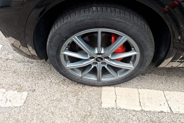 Used Audi Q5L 2023 40T Luxury Dynamic Model Left Front Wheel Hub