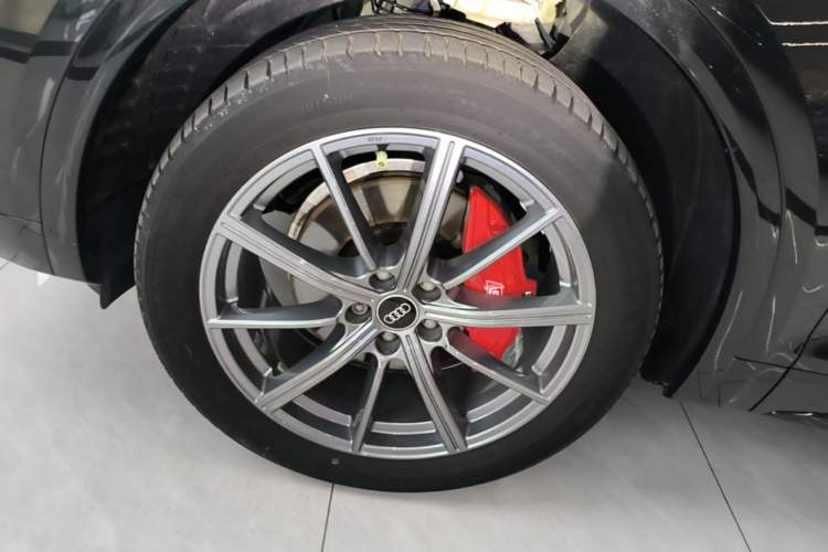 Used Audi Q5L 2023 40T Luxury Dynamic Model Left Front Wheel Hub