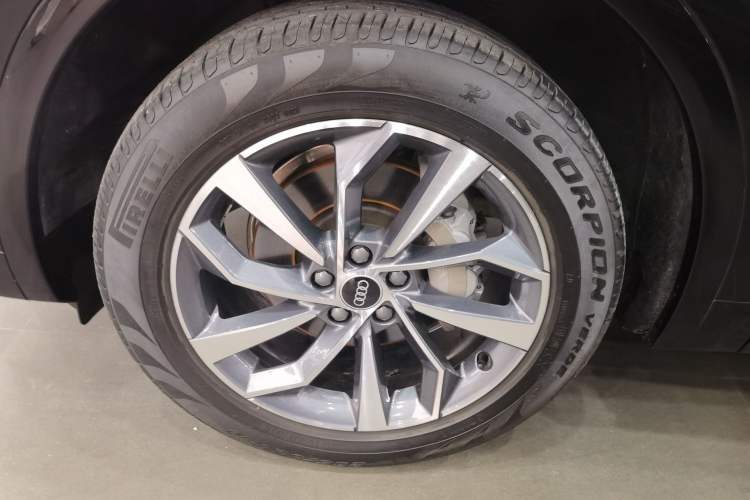 Used Audi Q5L 2023 40T Luxury Dynamic Model Left Front Wheel Hub
