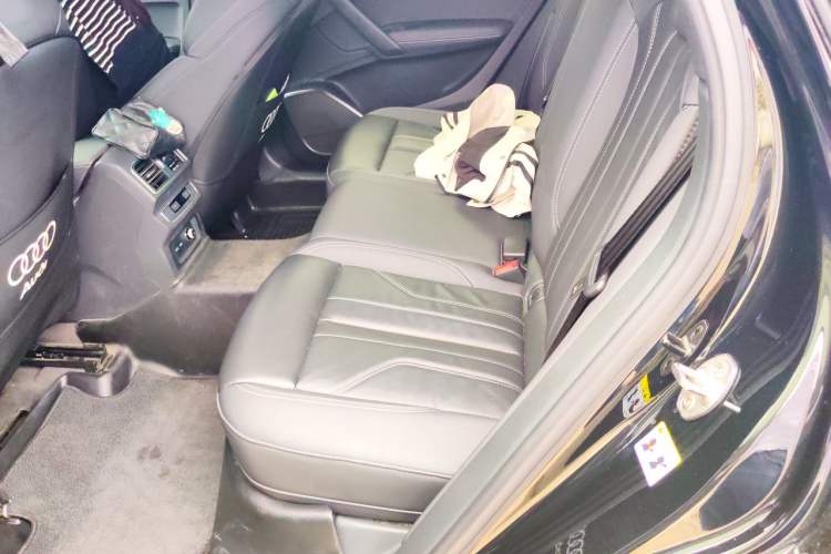 Used Audi Q5L 2023 40T Luxury Dynamic Model Left Rear Seat