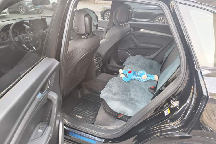 Used Audi Q5L 2023 40T Luxury Dynamic Model Left Rear Seat