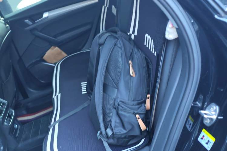Used Audi Q5L 2023 40T Fashionable and Elegant Version Left Rear Seat