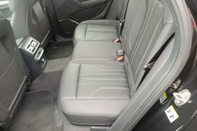 Used Audi Q5L 2023 40T Luxury Dynamic Model Left Rear Seat