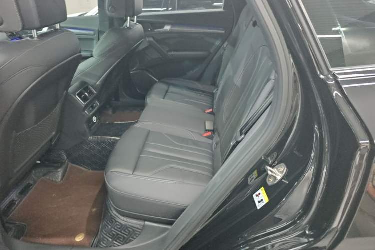 Used Audi Q5L 2023 40T Luxury Dynamic Model Left Rear Seat