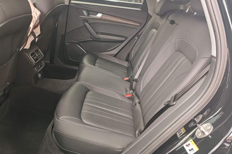 Used Audi Q5L 2023 40T Luxury Elegant Model Left Rear Seat