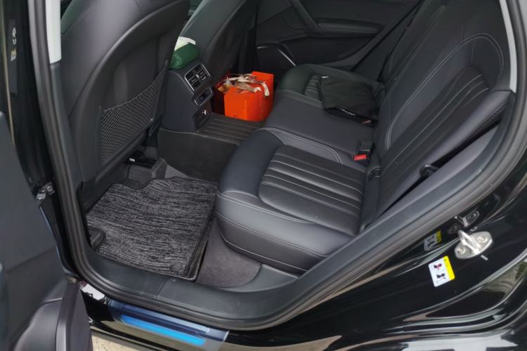 Used Audi Q5L 2023 40T Fashionable and Elegant Version Left Rear Seat