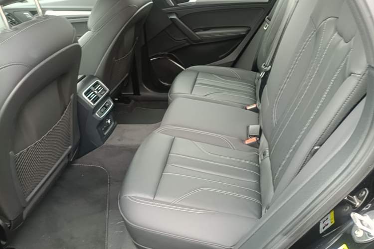 Used Audi Q5L 2023 40T Fashionable and Elegant Version Left Rear Seat