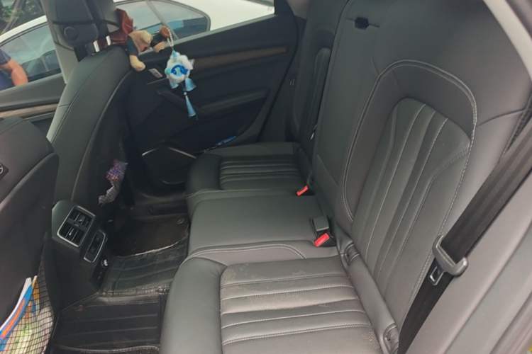 Used Audi Q5L 2023 40T Fashionable and Elegant Version Left Rear Seat
