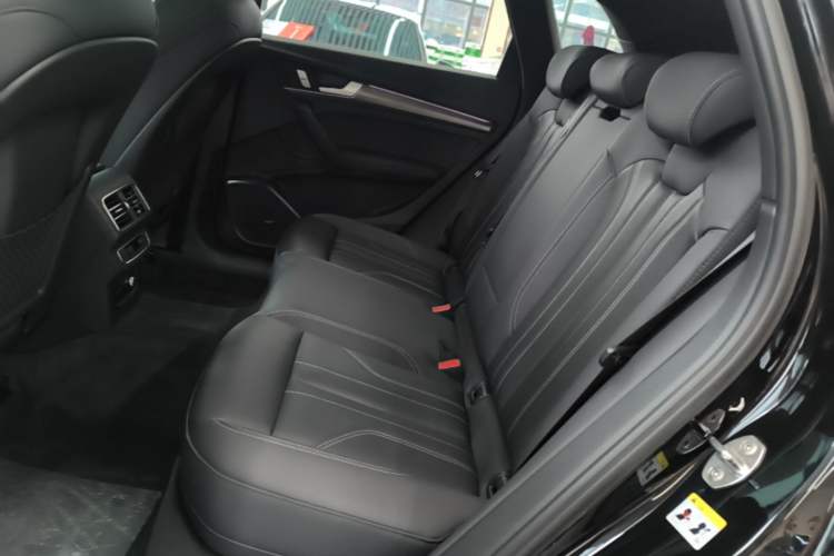 Used Audi Q5L 2023 40T Luxury Dynamic Model Left Rear Seat