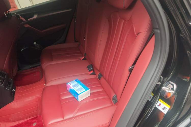 Used Audi Q5L 2023 40T Luxury Dynamic Model Left Rear Seat