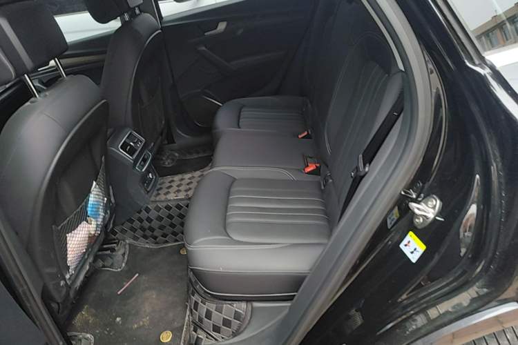 Used Audi Q5L 2023 40T Luxury Elegant Model Left Rear Seat