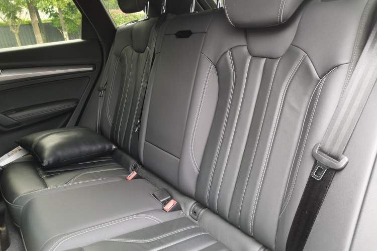 Used Audi Q5L 2023 40T Luxury Elegant Model Left Rear Seat